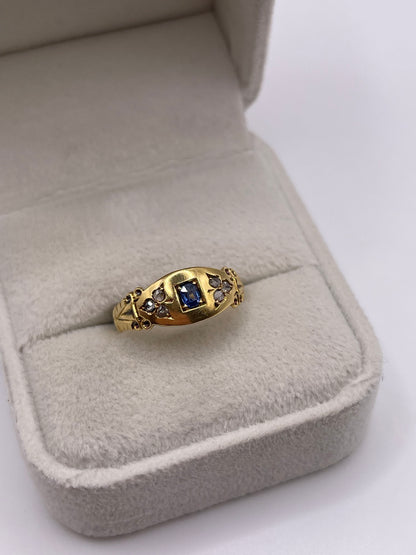 Antique 18ct gold sapphire and diamond ring