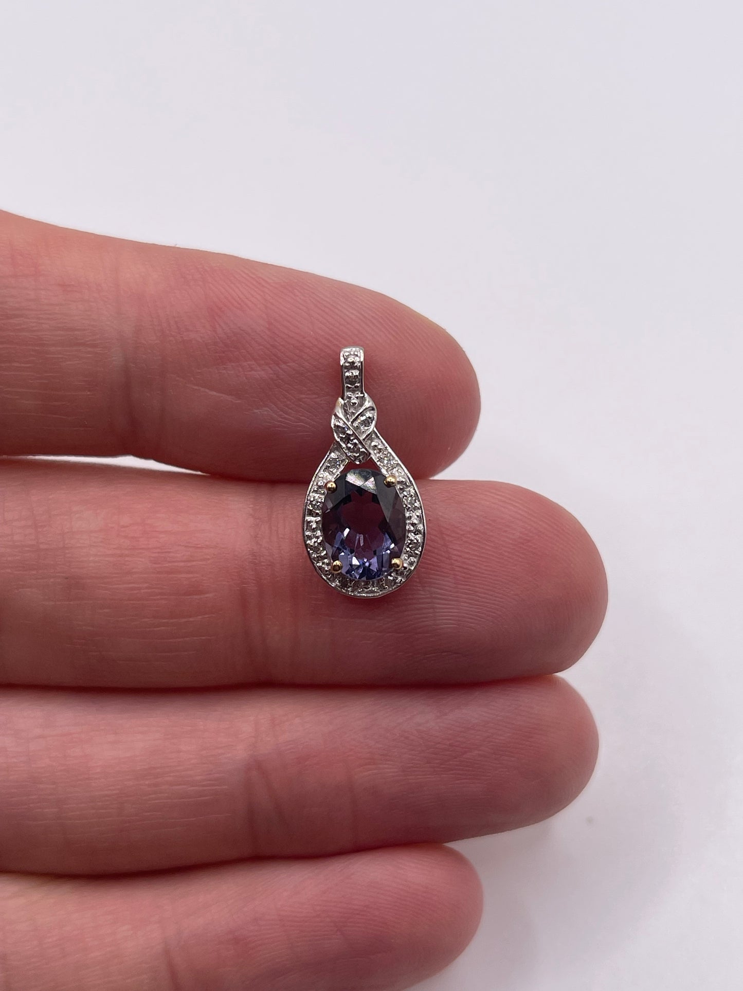 9ct gold blueberry quartz and diamond pendant