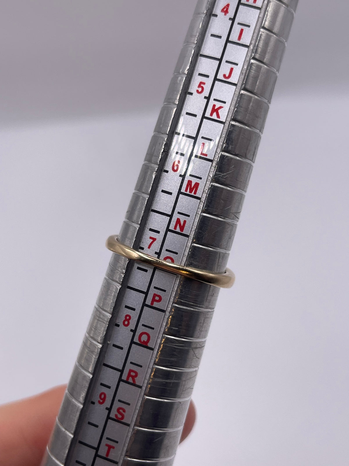 9ct gold amethyst and diamond ring