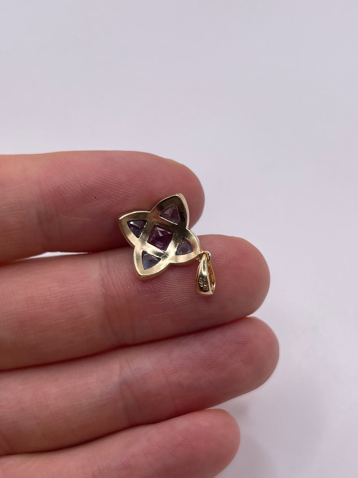 9ct gold amethyst and topaz pendant