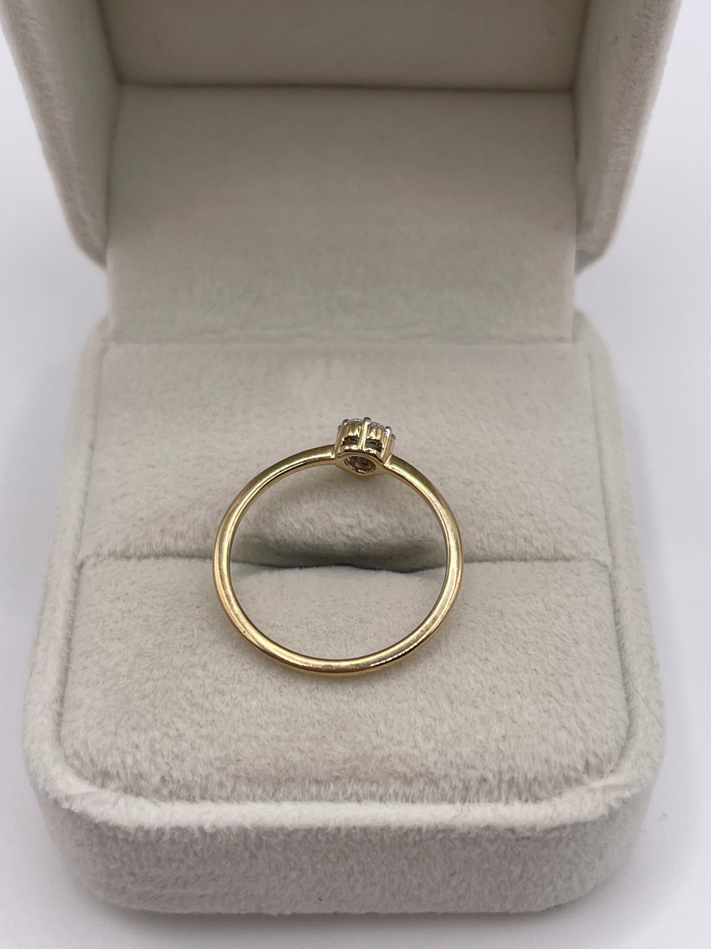 9ct gold diamond cluster ring