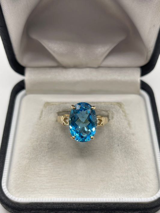 9ct gold blue topaz ring