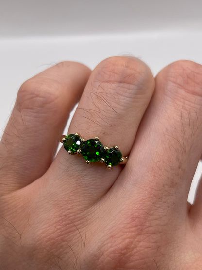 9ct gold diopside ring