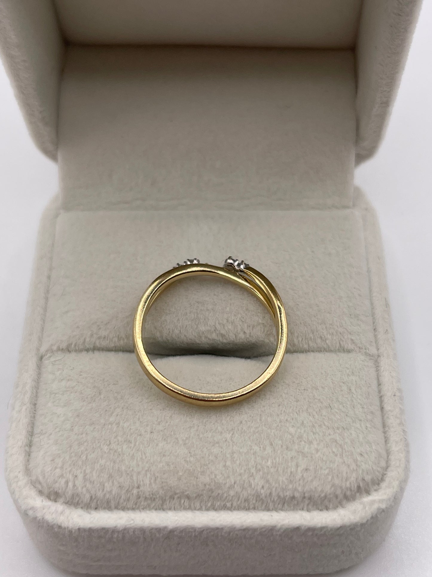 9ct gold diamond ring