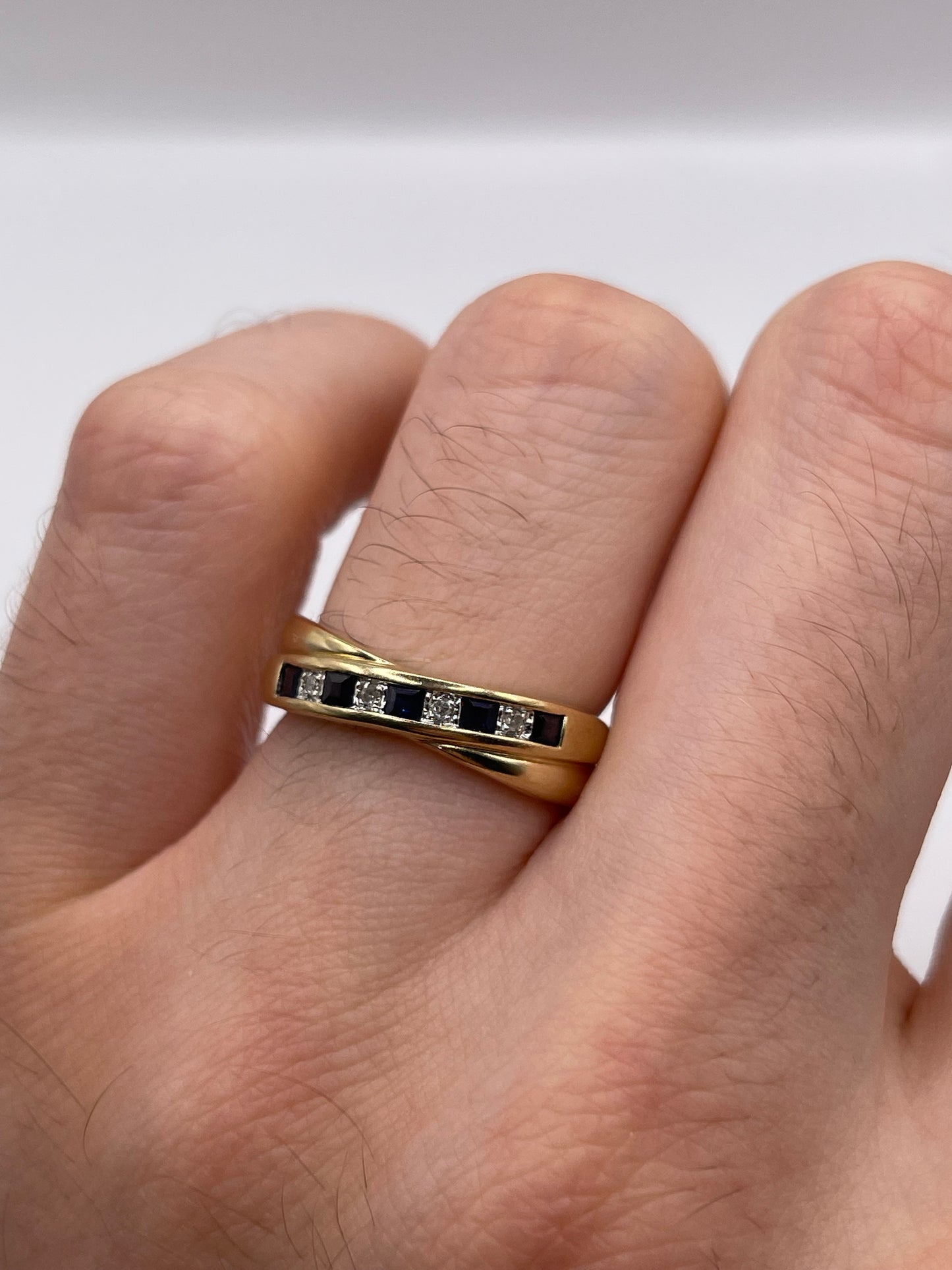 9ct gold sapphire and diamond ring