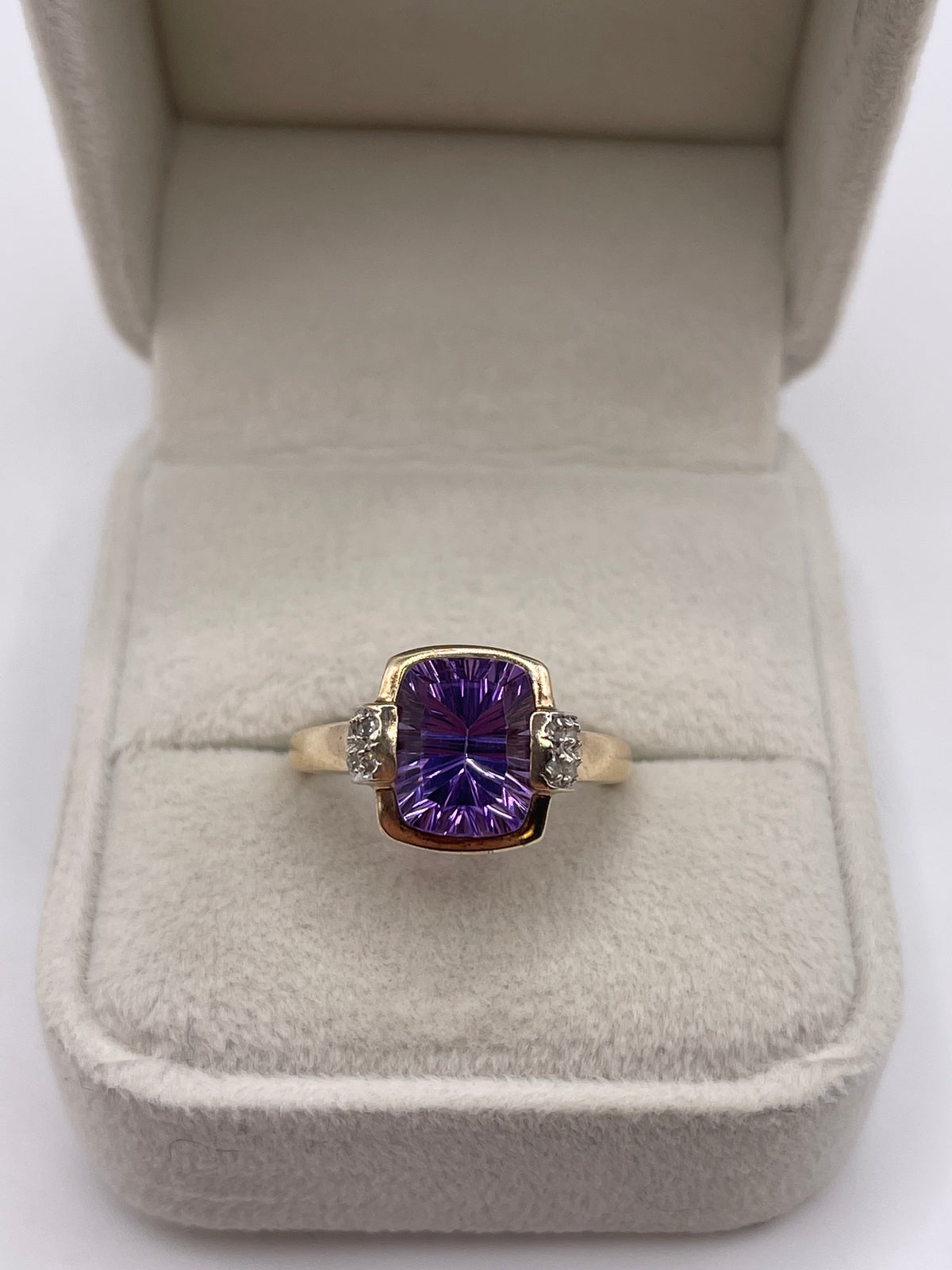 9ct gold amethyst and diamond ring