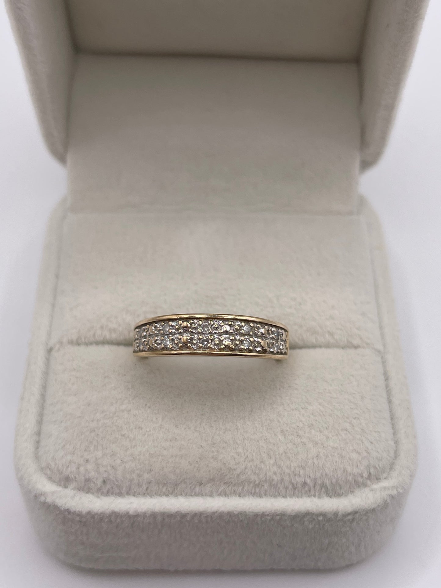 9ct gold diamond ring