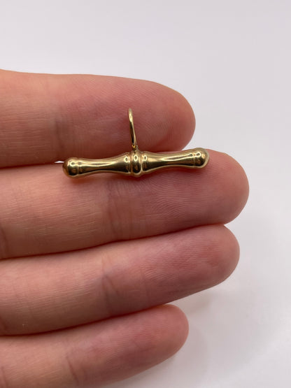9ct gold t bar pendant