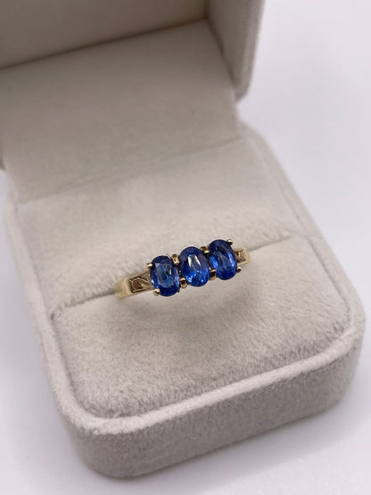 9ct gold kyanite ring