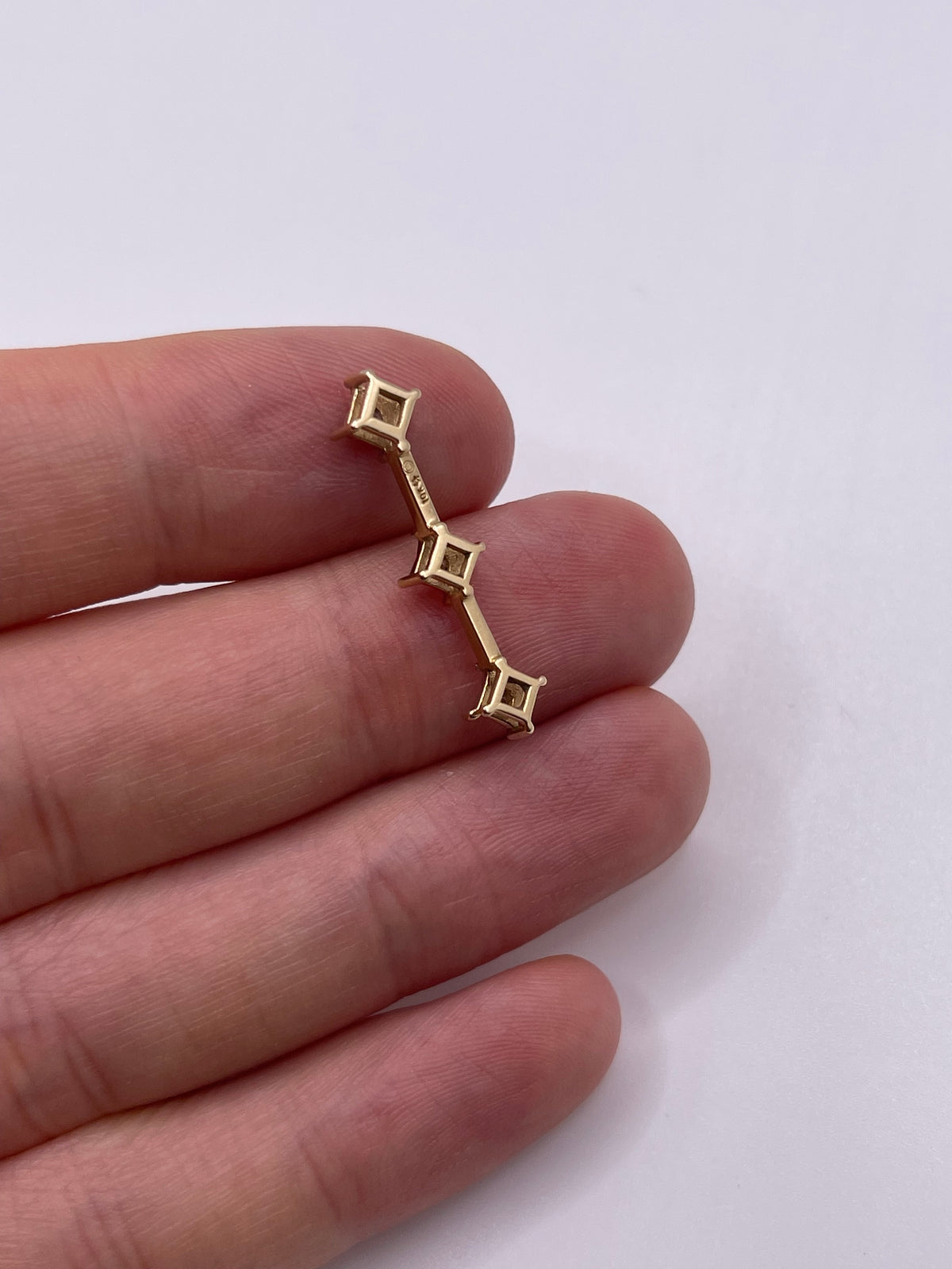 9ct gold diamond pendant