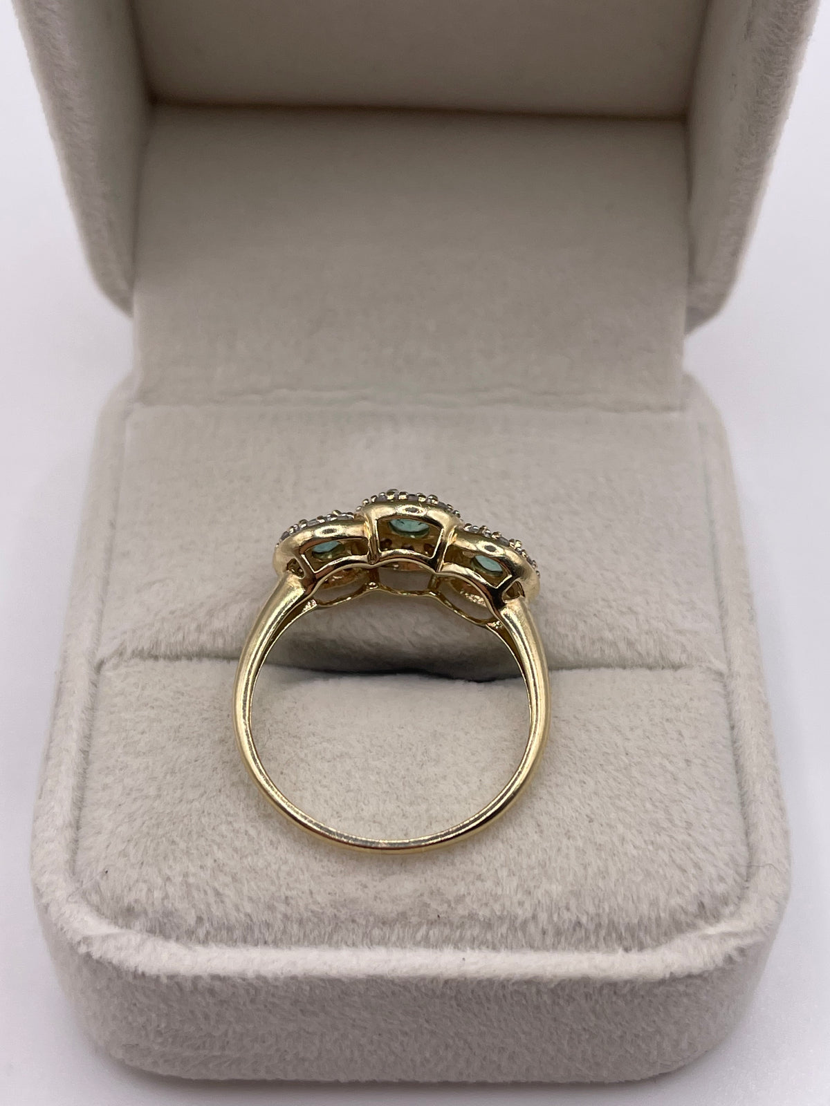 9ct gold emerald and diamond ring