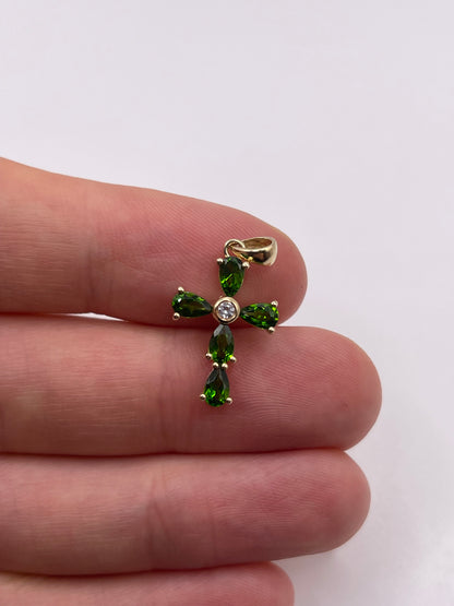9ct gold diopside and zircon cross pendant