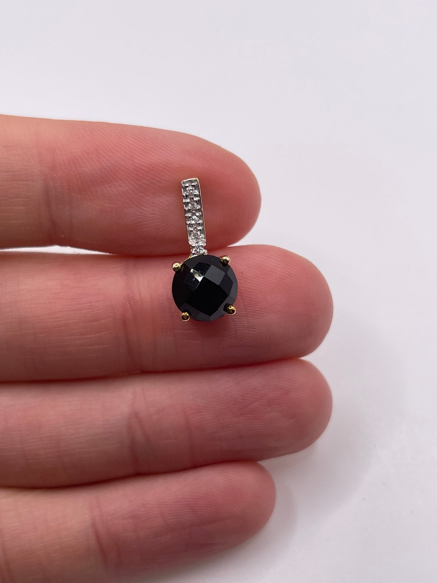 9ct gold spinel and zircon ring