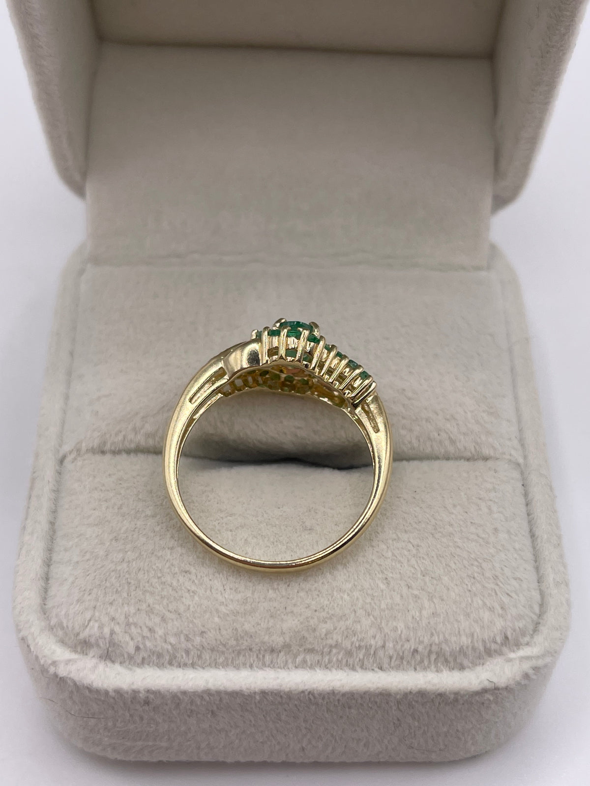 9ct gold emerald and diamond ring