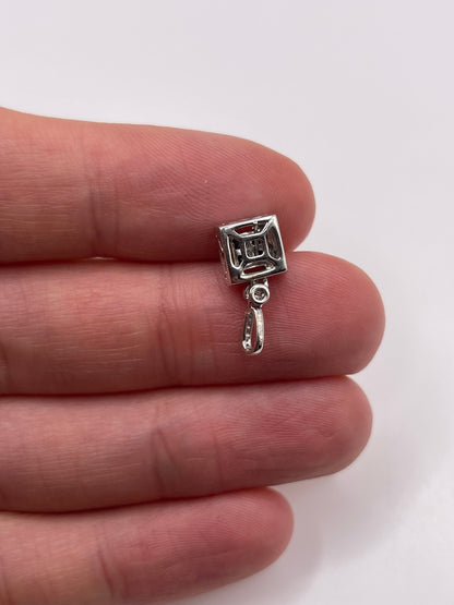 9ct white gold diamond cluster pendant