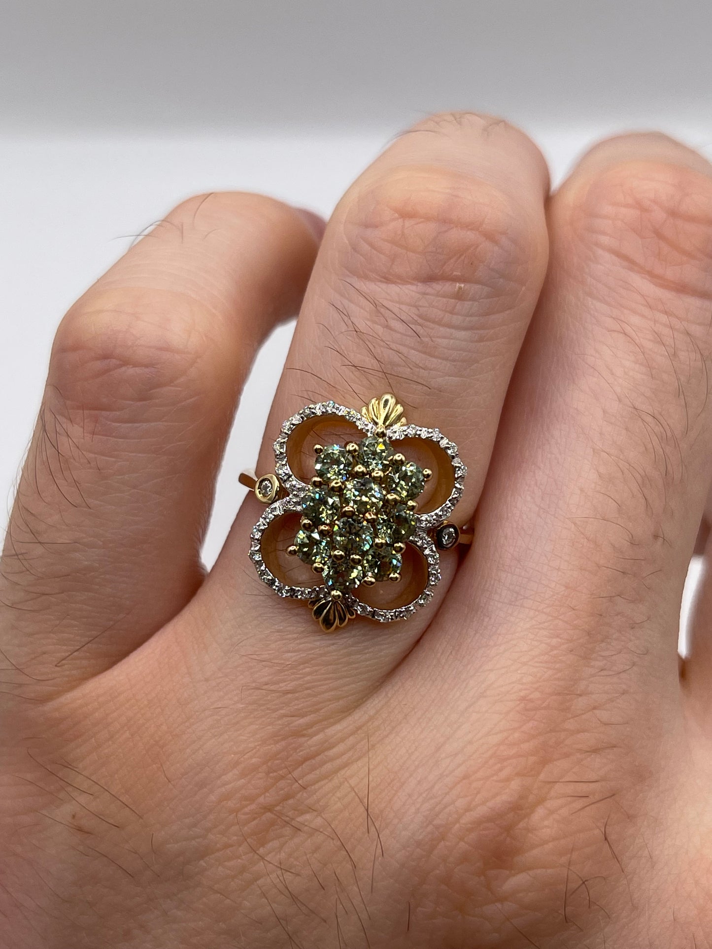 9ct gold quartz and diamond ring