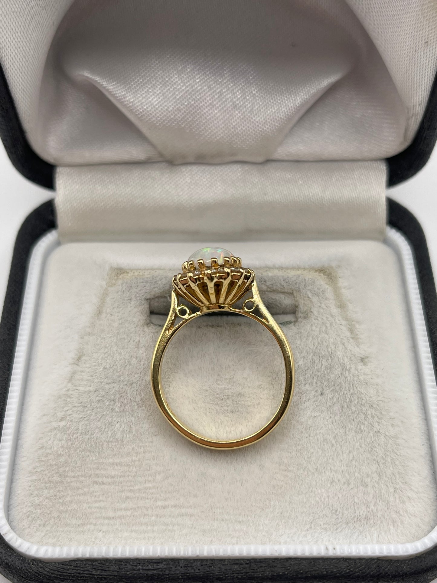 18ct gold opal and diamond ring