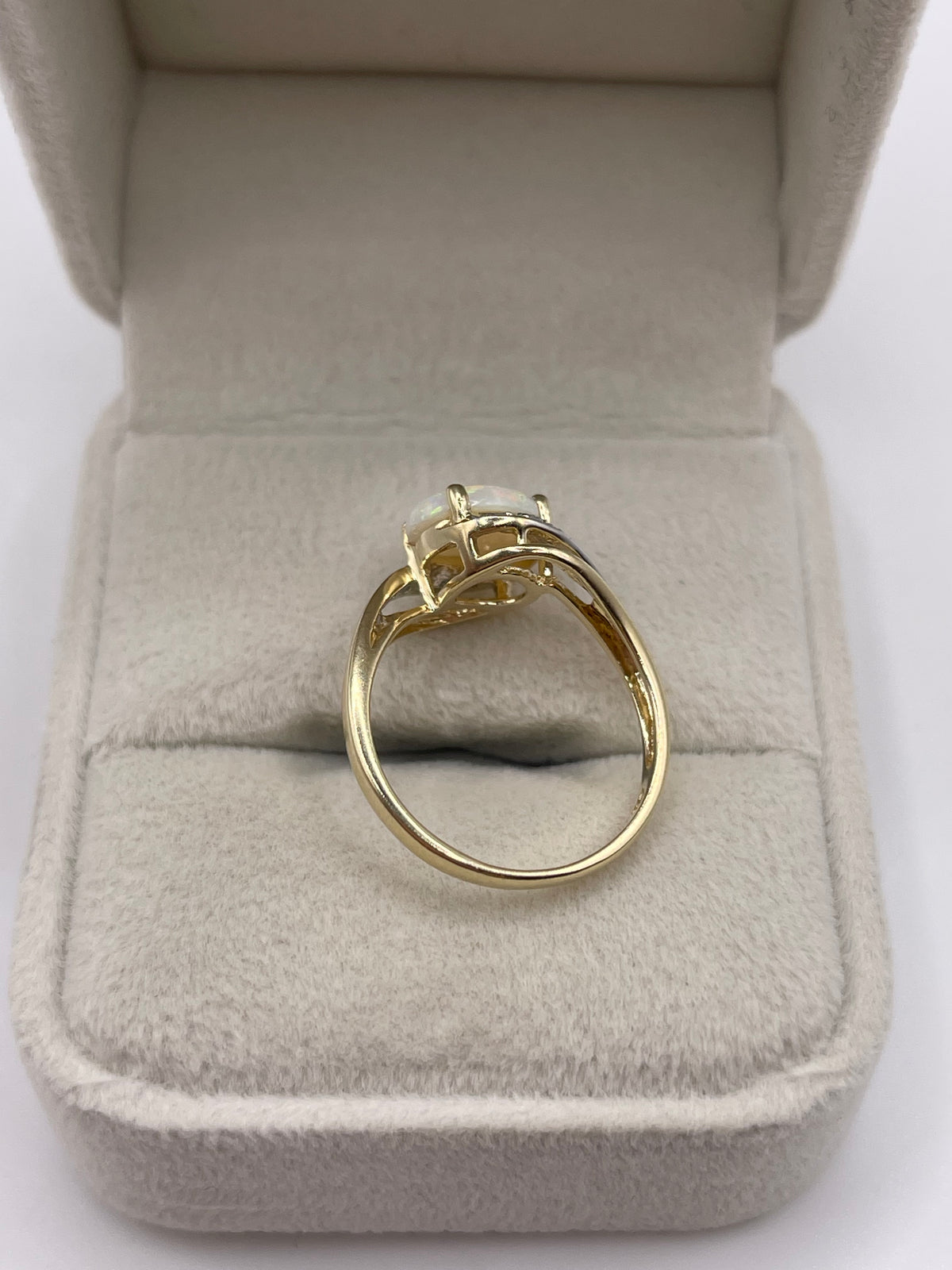 9ct gold opal and diamond ring