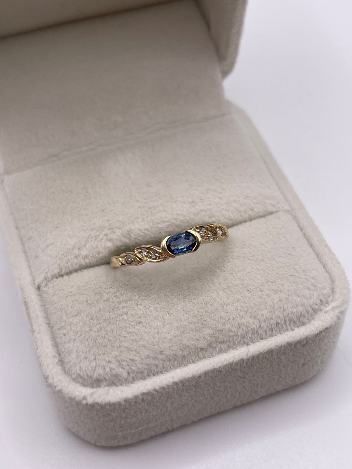9ct gold kyanite, topaz and diamond ring