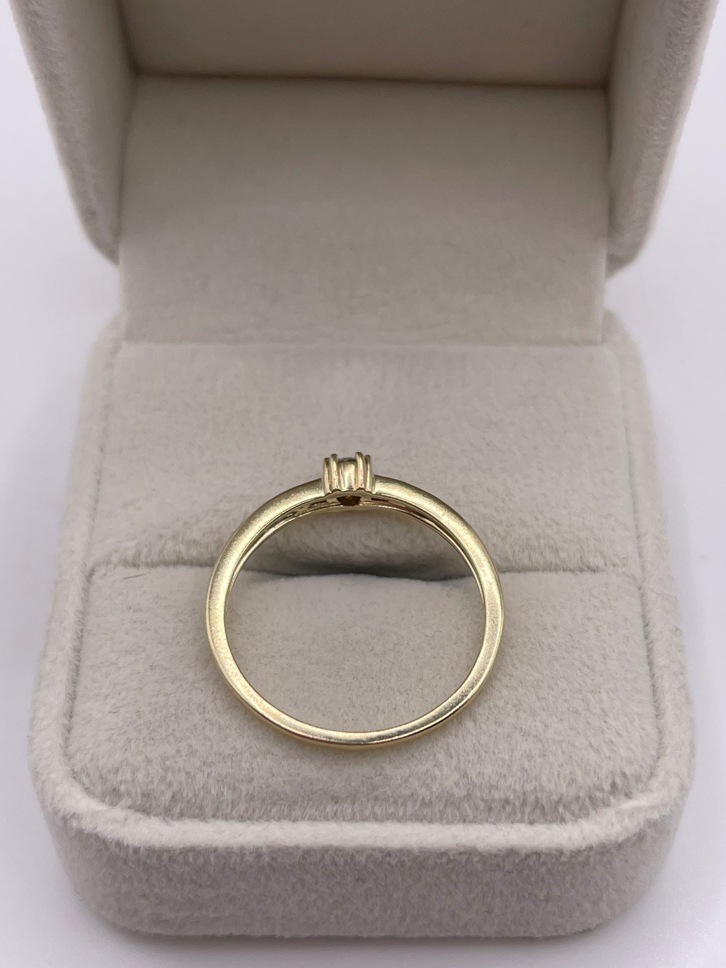 9ct gold diamond ring