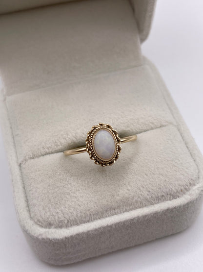9ct gold opal ring