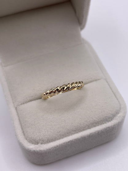 9ct gold croissant ring