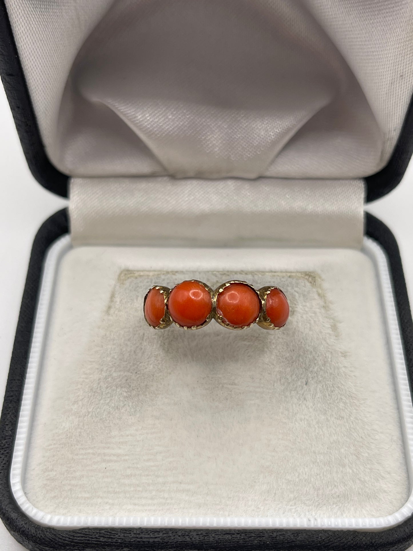 Antique 9ct gold coral ring