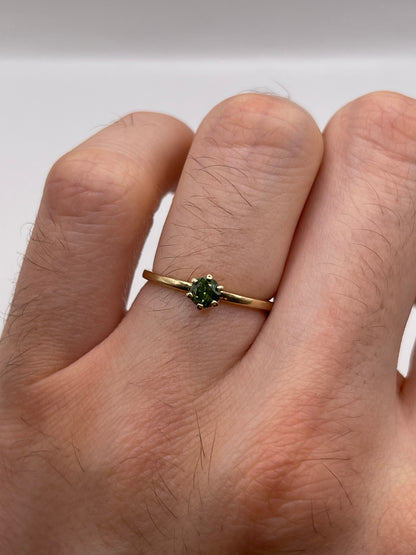 9ct gold green diamond ring