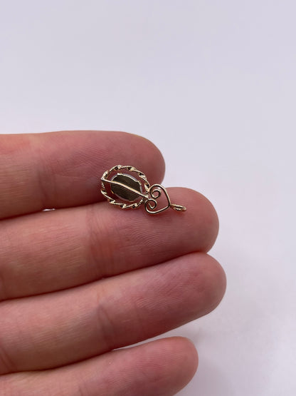 9ct gold opal pendant