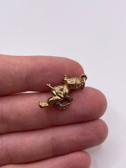 9ct gold shotgun character charm