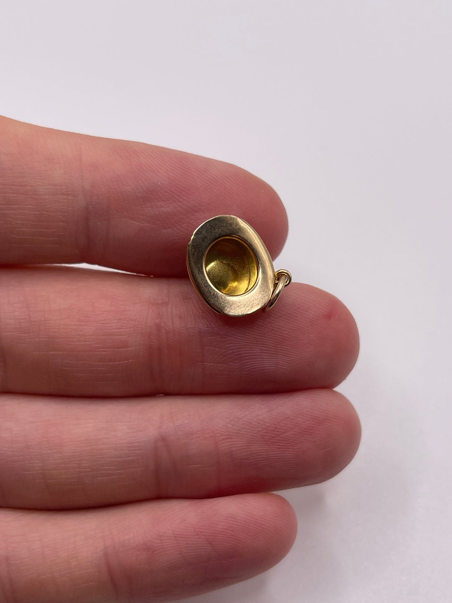 9ct gold hat charm