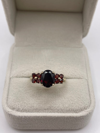 9ct gokd garnet cluster ring