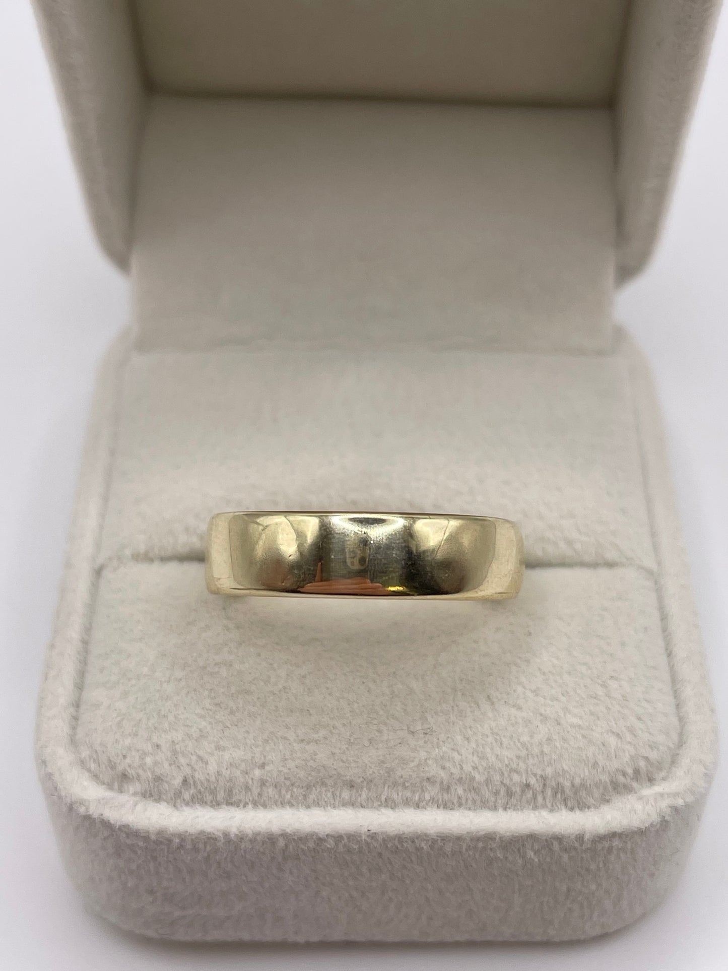 9ct gold band