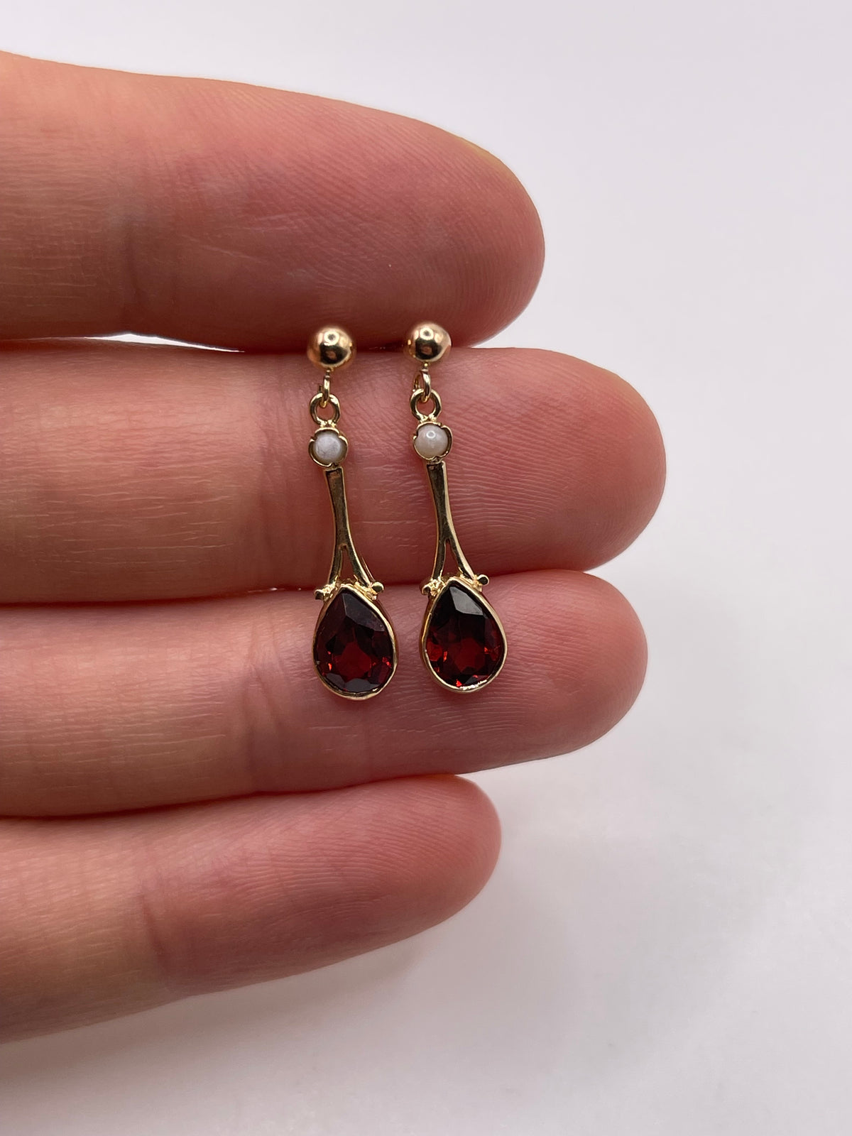 9ct gold garnet and pearl earrings