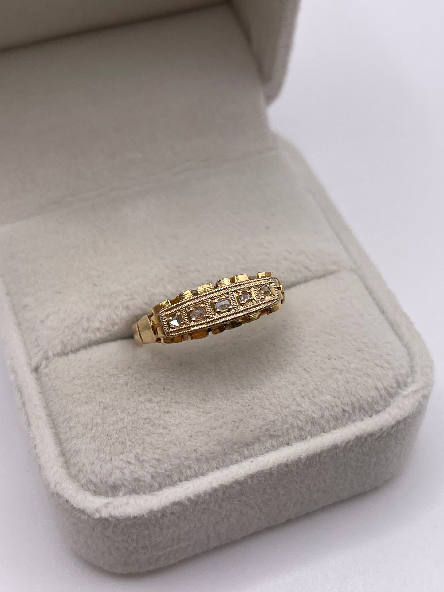 18ct gold diamond ring