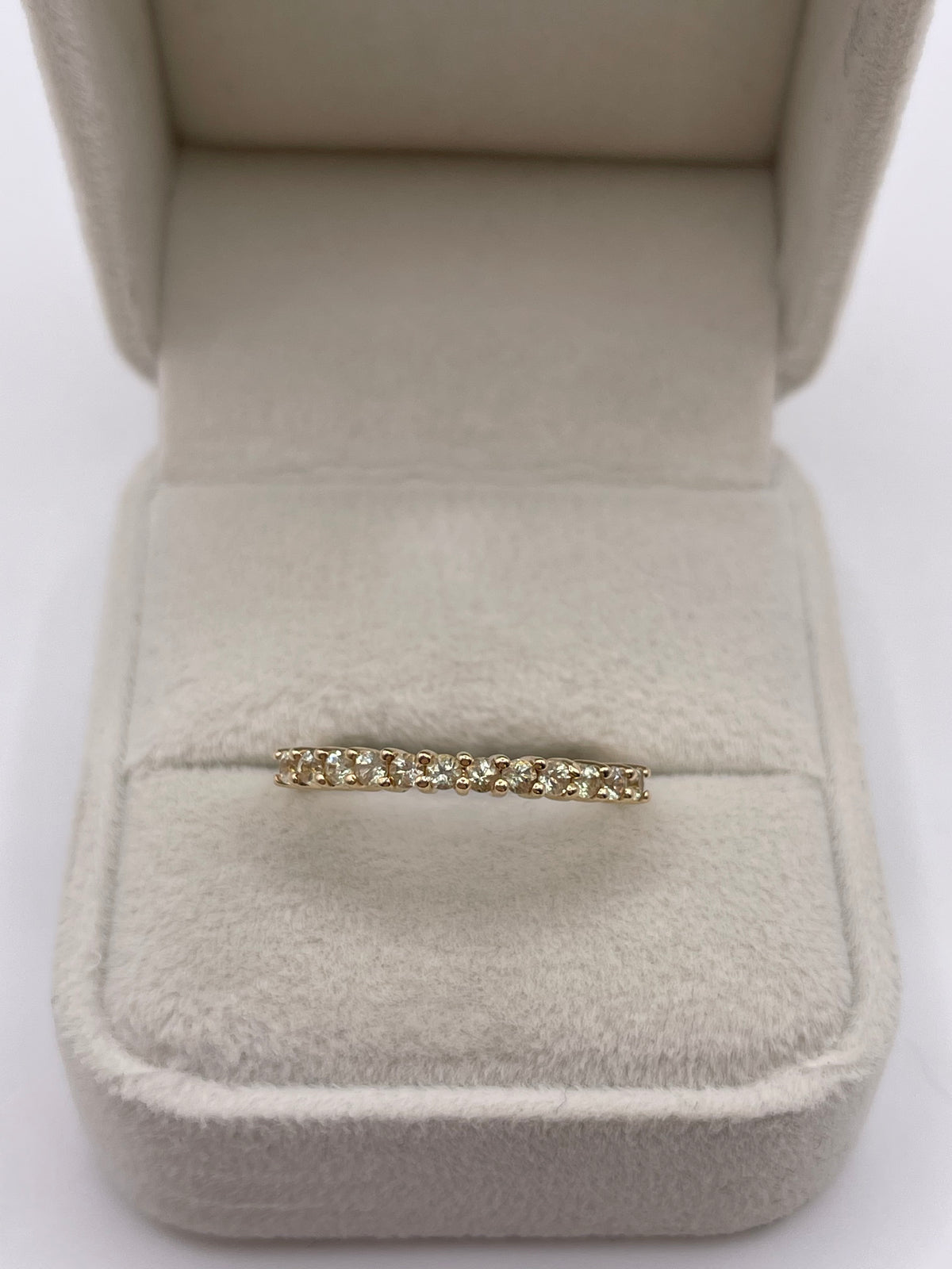 9ct gold quartz ring