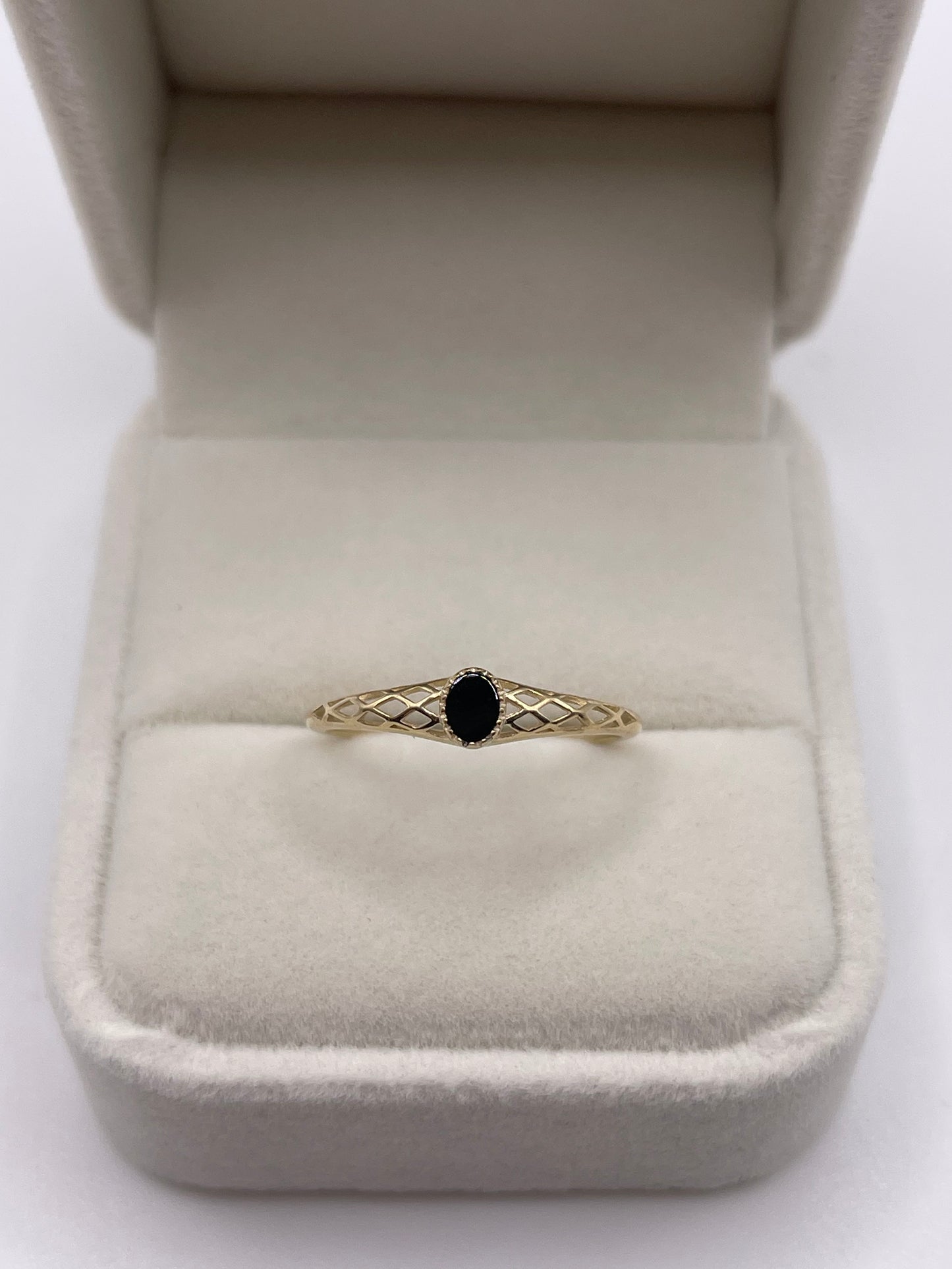 9ct gold onyx ring