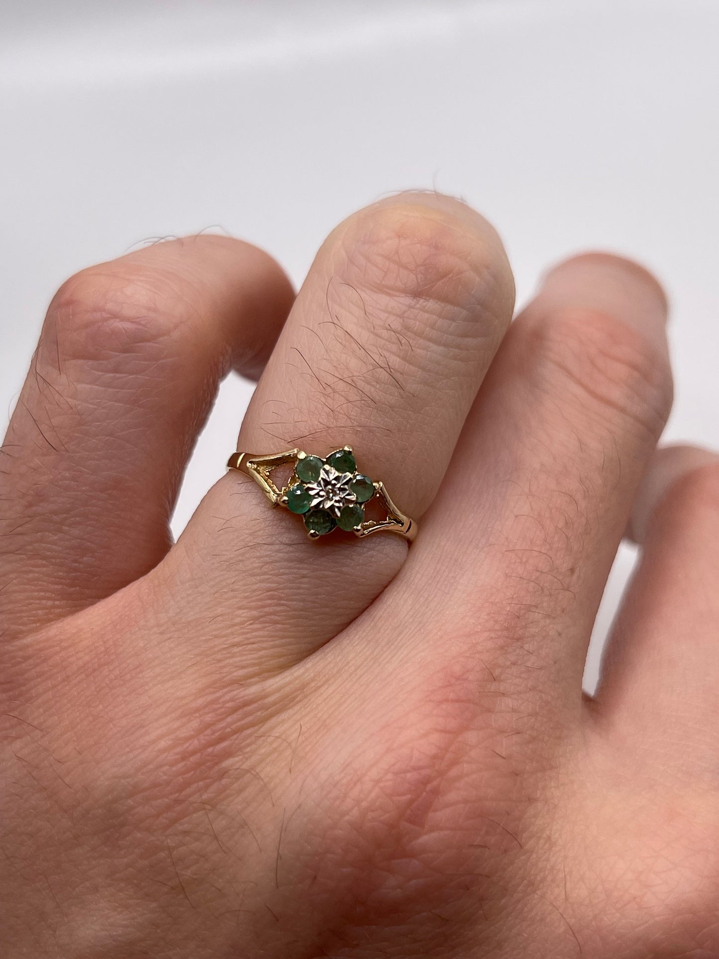 9ct gold emerald and diamond ring