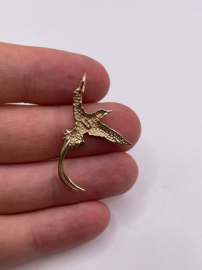 14ct gold bird pendant