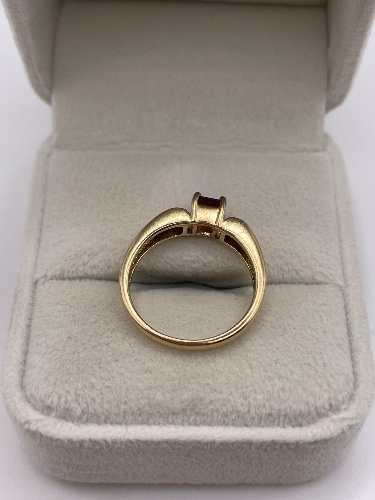 9ct gold tourmaline ring