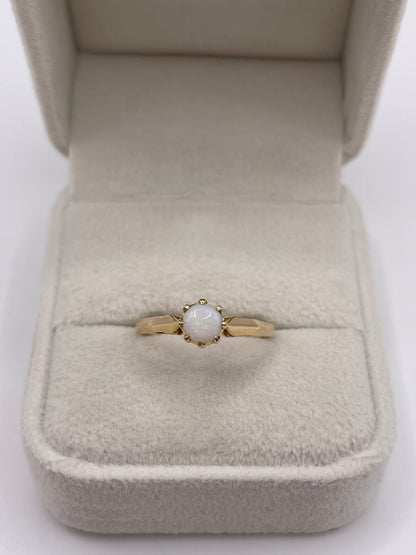 9ct gold opal ring