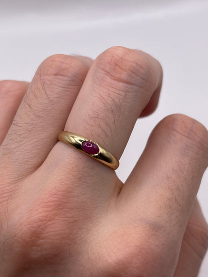9ct gold cabochon ruby ring
