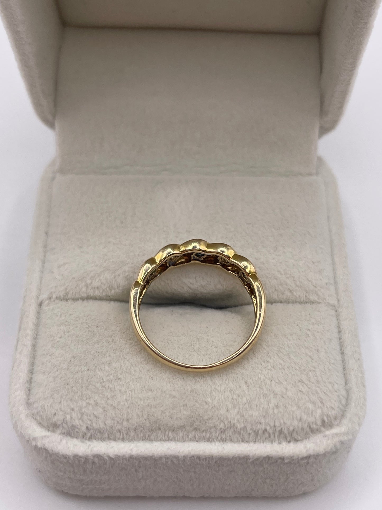 9ct gold sapphire and diamond ring