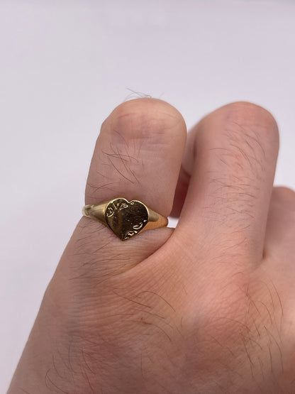 9ct gold heart signet ring