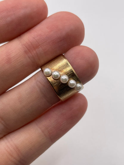 9ct gold pearl ring