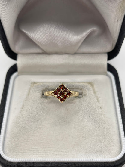 9ct gold garnet cluster ring