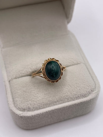 9ct gold malachite ring