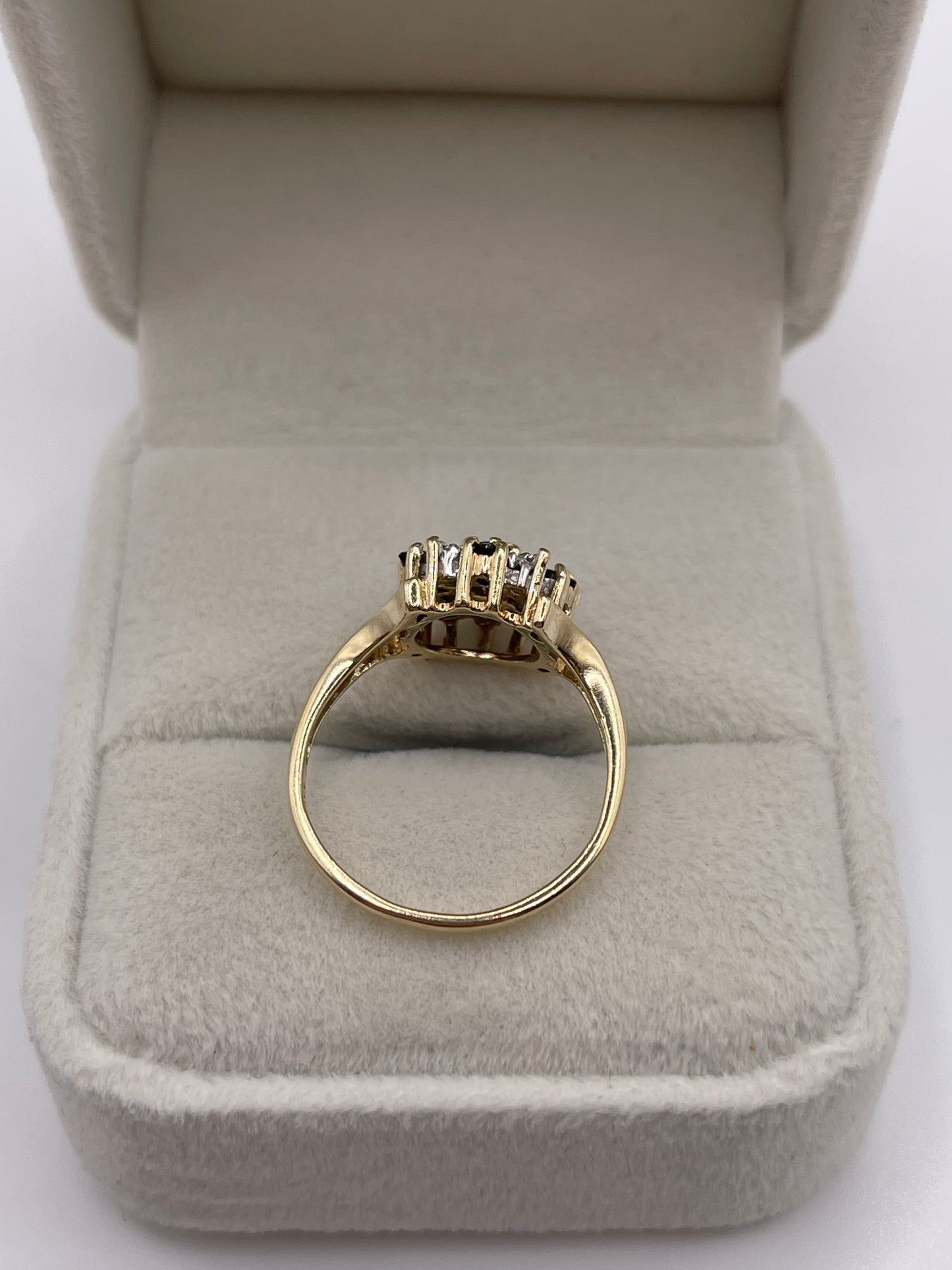 9ct gold sapphire and diamond cluster ring