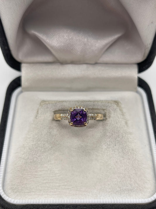9ct gold amethyst and diamond ring