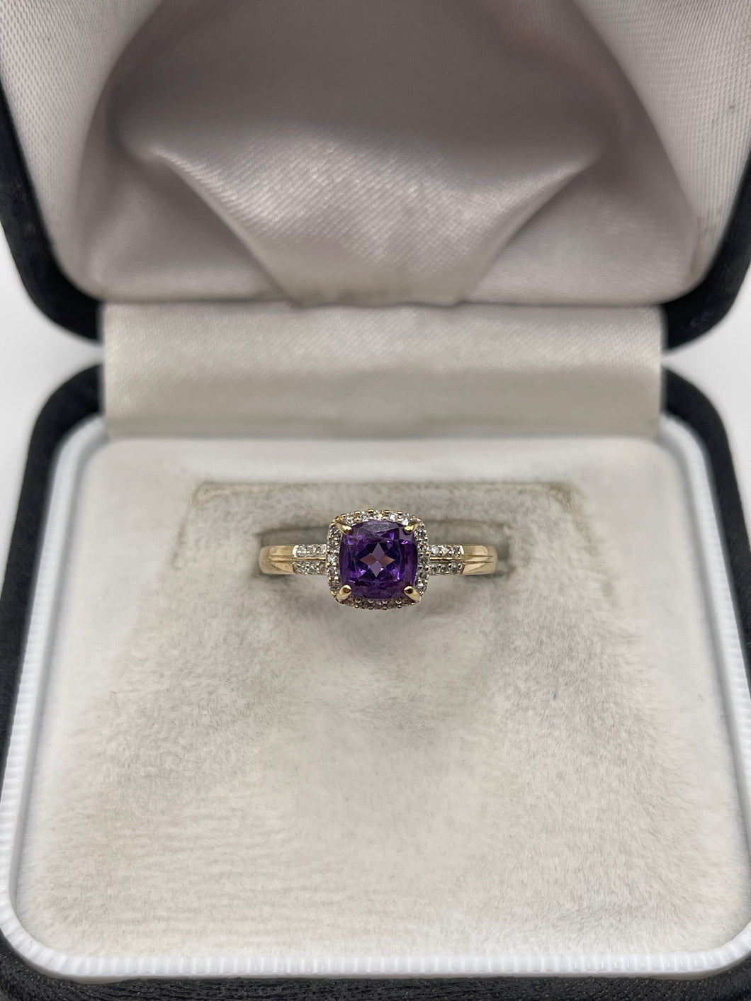 9ct gold amethyst and diamond ring